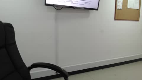 jenn online show from February 11, 2026, 6:46 pm