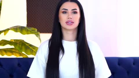 jenna_day online show from October 10, 2025, 9:19 am