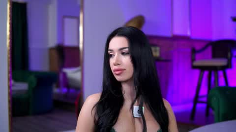 jenna_day online show from December 19, 2025, 7:48 am