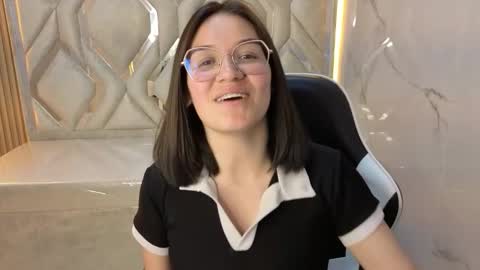 Snapshot of jenna_tx chatting on October 23, 2025, 2:55 am Online 800 to 1400 online show from October 23, 2025, 2:55 am