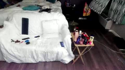 Jenna Cross online show from January 8, 2026, 11:40 pm