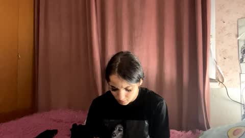 Mia online show from January 9, 2026, 1:47 pm