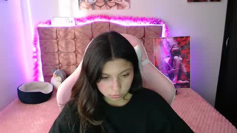 jennal_010 online show from December 19, 2024, 9:38 pm