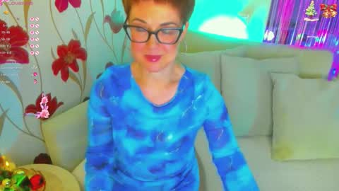 Jenn online show from December 5, 2025, 12:25 pm