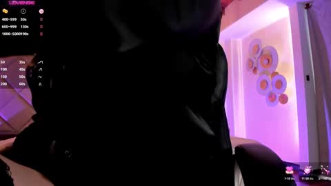 Snapshot of jennaolson chatting on March 4, 2025, 9:43 pm Jenna Olson online show from March 4, 2025, 9:43 pm