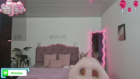 Snapshot of jenner_tay chatting on December 15, 2024, 11:55 am jenner online show from December 15, 2024, 11:55 am