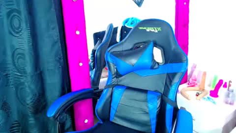 jenn online show from February 3, 2026, 6:22 am