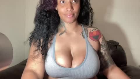 Snapshot of jenni_cash chatting on June 26, 2026, 7:02 am Mistress Jenni online show from June 26, 2026, 7:02 am