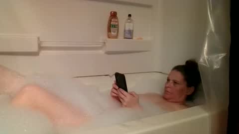 Snapshot of jennibean6996 chatting on October 31, 2025, 1:06 am Jennibean6996 online show from October 31, 2025, 1:06 am