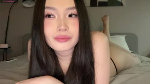Snapshot of jennie_yung chatting on May 21, 2026, 11:34 pm jennie_yung online show from May 21, 2026, 11:34 pm