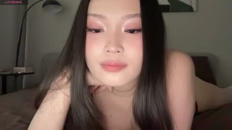 Snapshot of jennie_yung chatting on June 10, 2026, 6:34 am jennie_yung online show from June 10, 2026, 6:34 am