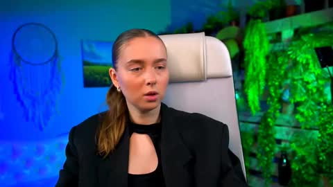 Snapshot of jennifergraces chatting on February 24, 2026, 7:23 pm Jennifer online show from February 24, 2026, 7:23 pm