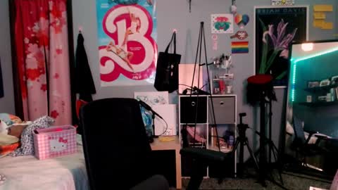 Jennifer Gwen online show from September 11, 2025, 3:39 am