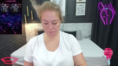 Jennifer online show from March 7, 2025, 8:33 pm