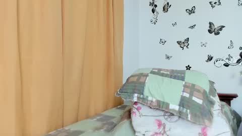 jenniferloveyou online show from November 19, 2025, 4:18 pm