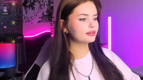 Snapshot of jenniferwandis77 chatting on December 16, 2024, 5:00 pm Jenni online show from December 16, 2024, 5:00 pm