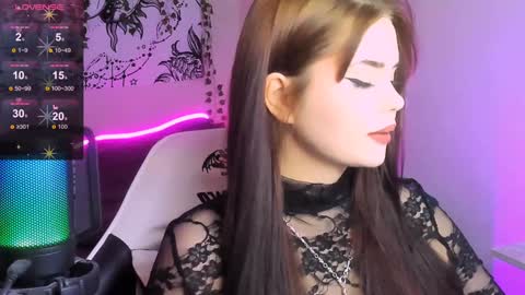 Snapshot of jenniferwandis77 chatting on December 18, 2024, 8:20 am Jenni online show from December 18, 2024, 8:20 am