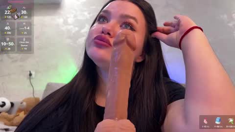 Mila online show from December 10, 2024, 1:44 pm