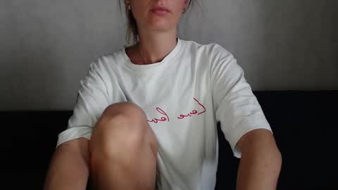 Jenny online show from September 12, 2025, 9:20 am