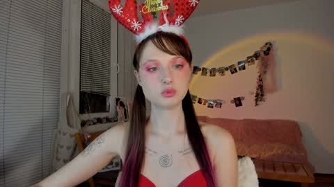 Jennifer Jenny Darling   online show from December 23, 2024, 6:27 pm