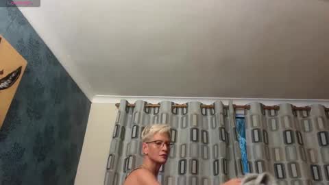 JennyHazel online show from October 28, 2025, 4:53 pm