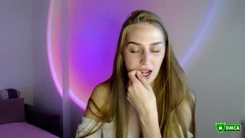 Snapshot of jennyjansen chatting on October 9, 2025, 1:42 pm The Flower Power Models online show from October 9, 2025, 1:42 pm