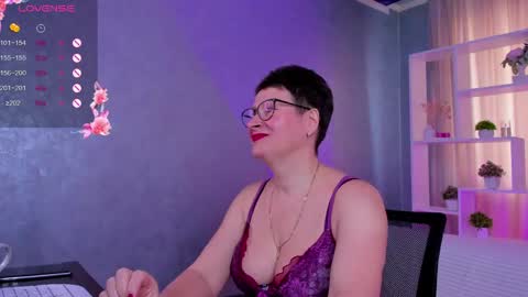 Snapshot of jennymons chatting on April 25, 2026, 8:28 am Jenny online show from April 25, 2026, 8:28 am