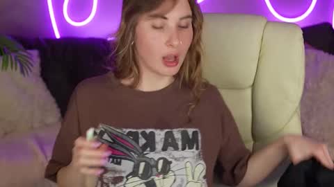 JENNY online show from November 14, 2025, 2:43 am