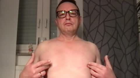 Snapshot of jens1975 chatting on November 9, 2025, 6:23 am jens1975 online show from November 9, 2025, 6:23 am