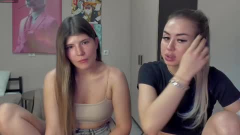 Snapshot of jeremayalove chatting on February 16, 2025, 9:27 pm Hi hi We are Jessie and Betti online show from February 16, 2025, 9:27 pm