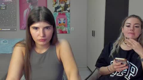 Snapshot of jeremayalove chatting on March 1, 2025, 4:44 pm Hi hi We are Jessie and Betti online show from March 1, 2025, 4:44 pm