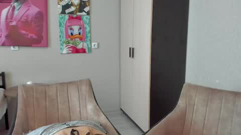 Snapshot of jeremayalove chatting on March 7, 2025, 10:13 am Hi hi We are Jessie and Betti online show from March 7, 2025, 10:13 am