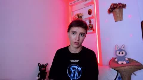 jero independent model online show from October 27, 2025, 4:38 am