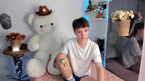 jero independent model online show from March 6, 2026, 8:22 am