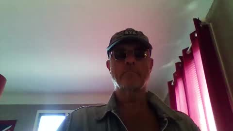 jerflor online show from April 21, 2026, 11:49 am