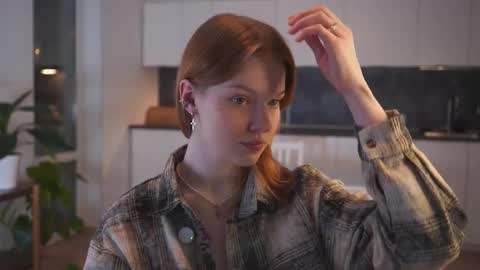 Molly online show from December 15, 2025, 3:05 pm