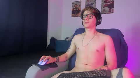 Angelo online show from September 28, 2025, 2:28 am