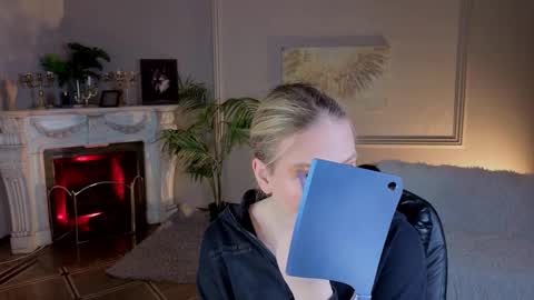 jes_solar online show from November 14, 2025, 10:07 pm