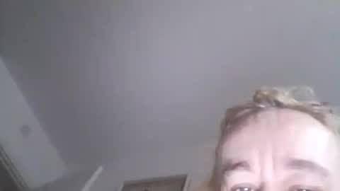 jessandsilverfox61 online show from October 31, 2025, 3:35 pm