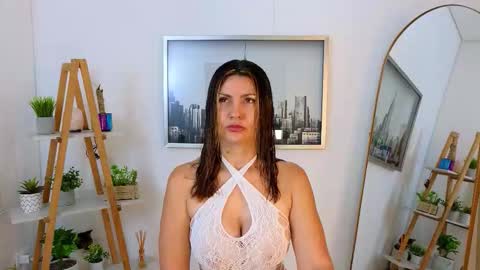 bella  adams online show from February 17, 2026, 10:45 am