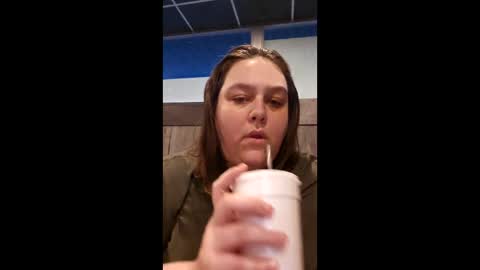 jessi_eats online show from March 1, 2026, 11:40 pm