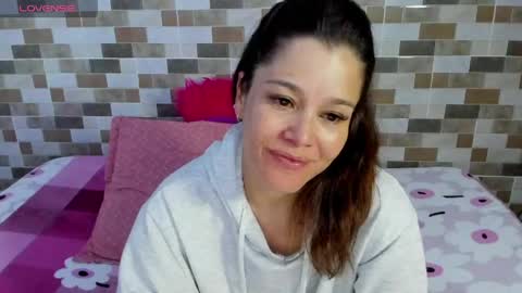 Snapshot of jessica_robertss chatting on June 4, 2026, 9:43 pm jessimodel independient online show from June 4, 2026, 9:43 pm