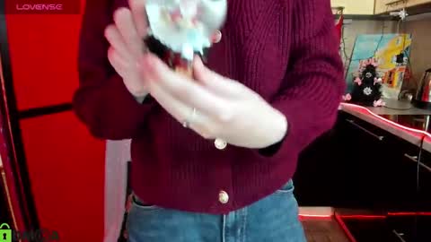 jessicaforris online show from December 16, 2025, 8:08 am