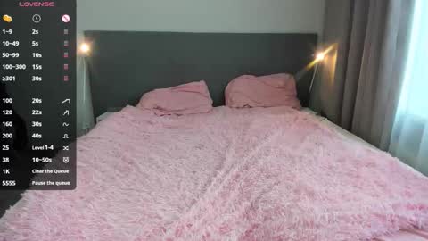 JessicaMooon online show from March 26, 2026, 5:46 am