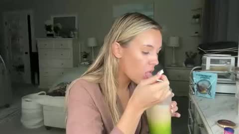 Jessica Parker online show from November 12, 2025, 7:46 pm