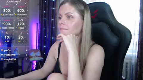 Jess online show from March 9, 2025, 3:32 am