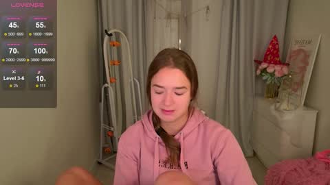 Jessi online show from November 3, 2025, 1:56 pm