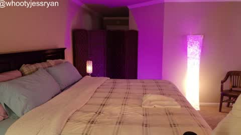 Jess Ryan online show from April 29, 2026, 1:43 am
