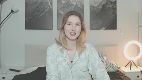 jessstonem online show from October 30, 2025, 7:47 pm