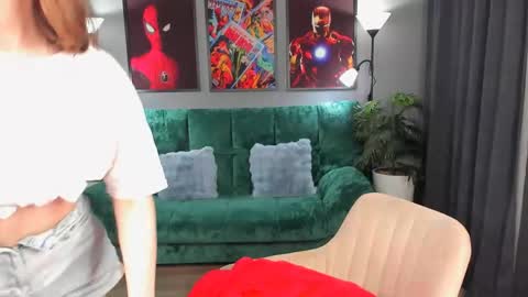 Snapshot of jessswalker chatting on May 3, 2026, 8:26 pm JesssWalker online show from May 3, 2026, 8:26 pm